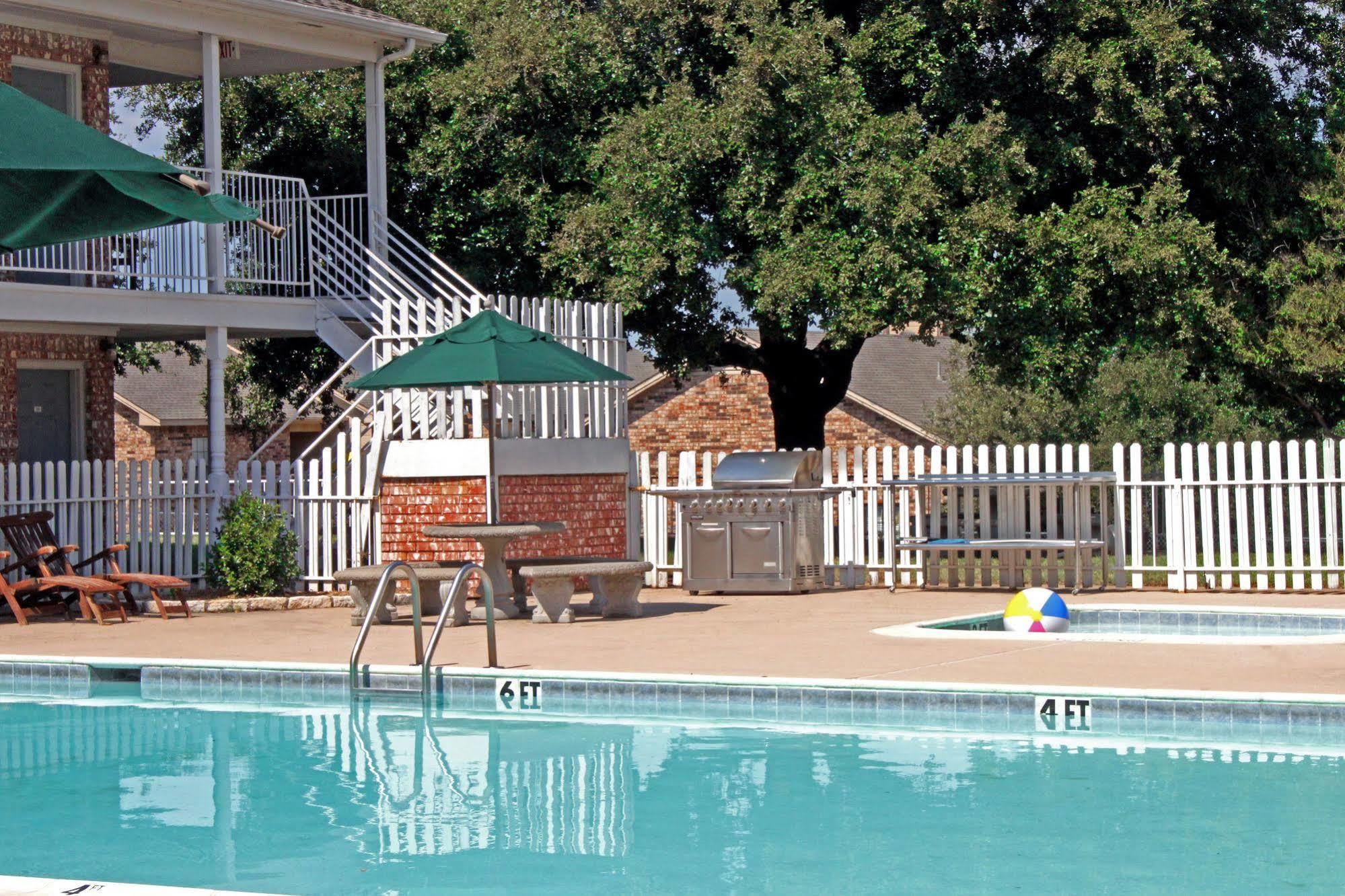 גרנברי Lake View Inn מראה חיצוני תמונה